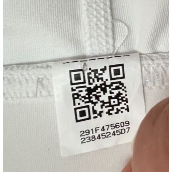 FILA Wild Card Tennis/ Pickleball Skort Likely Size L White Ladybug – Approx 13" - Picture 4 of 7